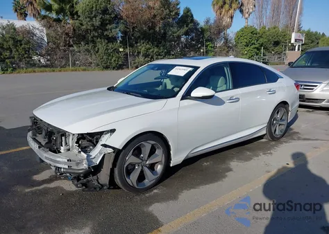 2018 Honda Accord Touring z USA, uszkodzony, nr VIN 1HGCV1F9XJA108567